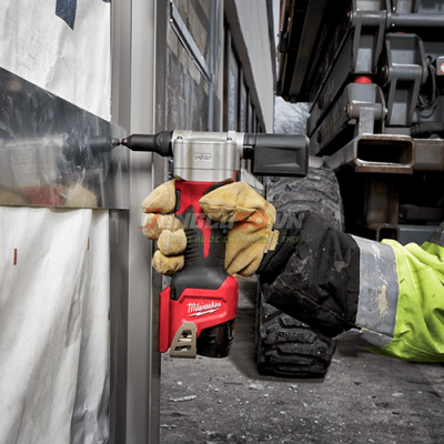 Máy bắn đinh rút Milwaukee M12 BPRT-0C