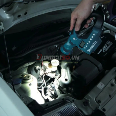 Radio có đèn dùng pin 18V Makita DMR050