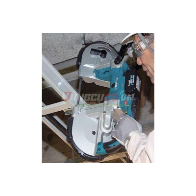 Máy cưa vòng 120x120mm pin 18V Makita DPB180RFE