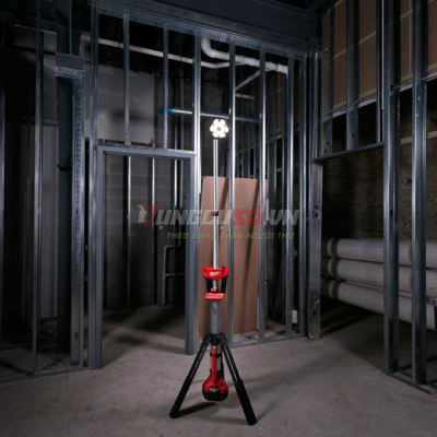Đèn LED đứng Milwaukee M18 SAL-0