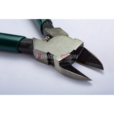 Kềm cắt cán bọc nhựa kiểu Nhật 5in Sata 70641